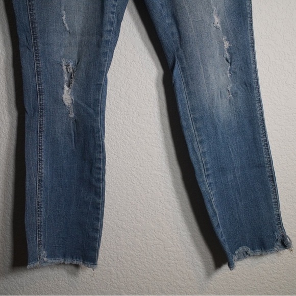 7 for all Mankind Women’s Jeans Distressed Capris Ankle Cooped Denim Size 4 - Picture 2 of 13